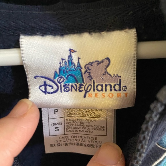 DISNEY RESORT : Young Kids Size small , Blue Stitch Zip up Hoodie , Used - Picture 4 of 8